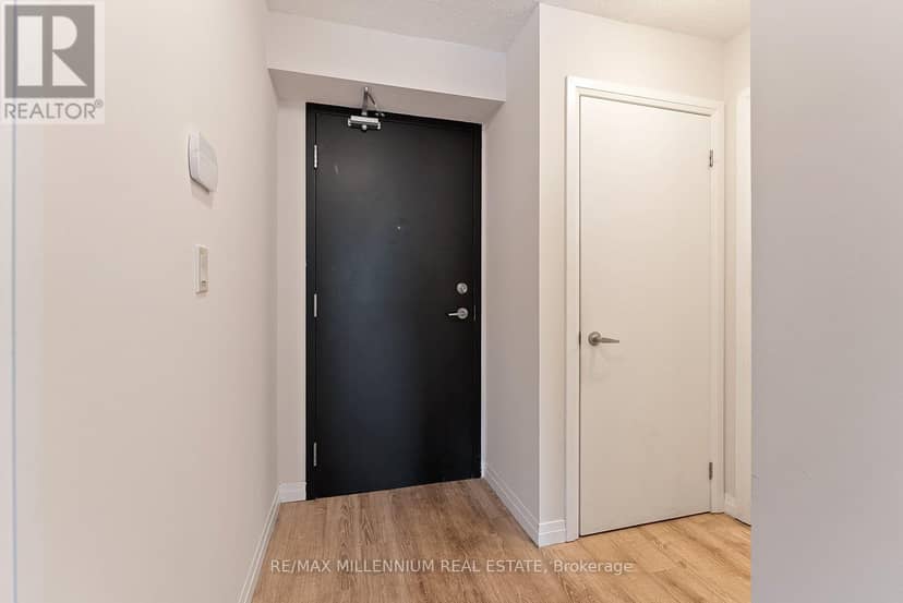 1609 - 2150 Lawrence Avenue E — photo 3 of 39