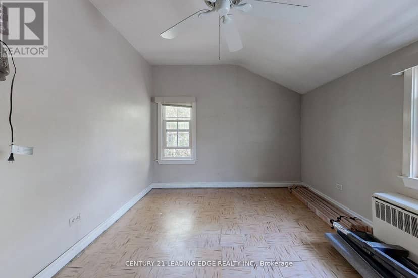 B - 21 Wexford Boulevard — photo 25 of 40