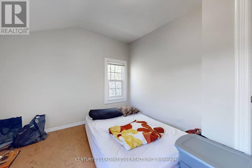 B - 21 Wexford Boulevard — photo 27 of 40