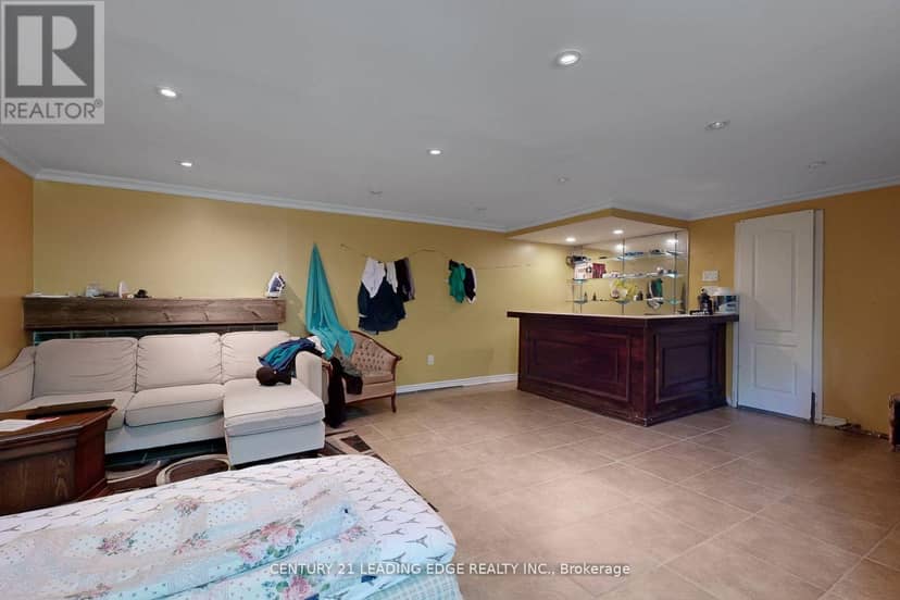 B - 21 Wexford Boulevard — photo 32 of 40