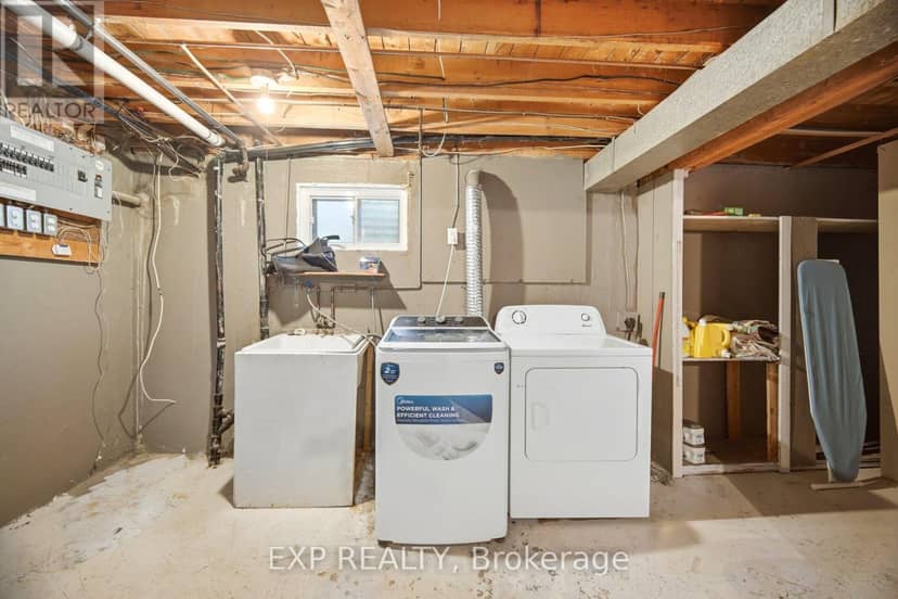 33 Earlsdale Crescent — photo 26 of 37