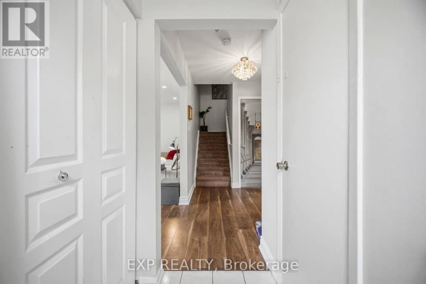 33 Earlsdale Crescent — photo 6 of 37