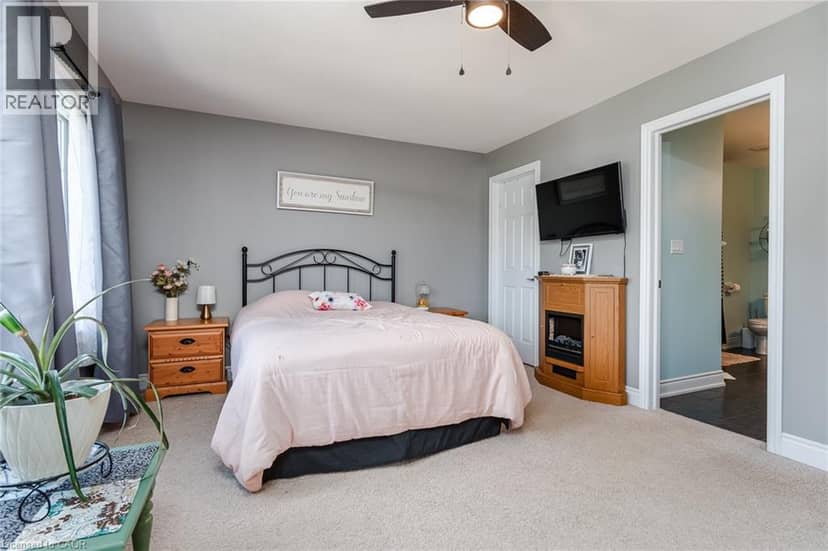 52 PETERSON Street — photo 19 of 33