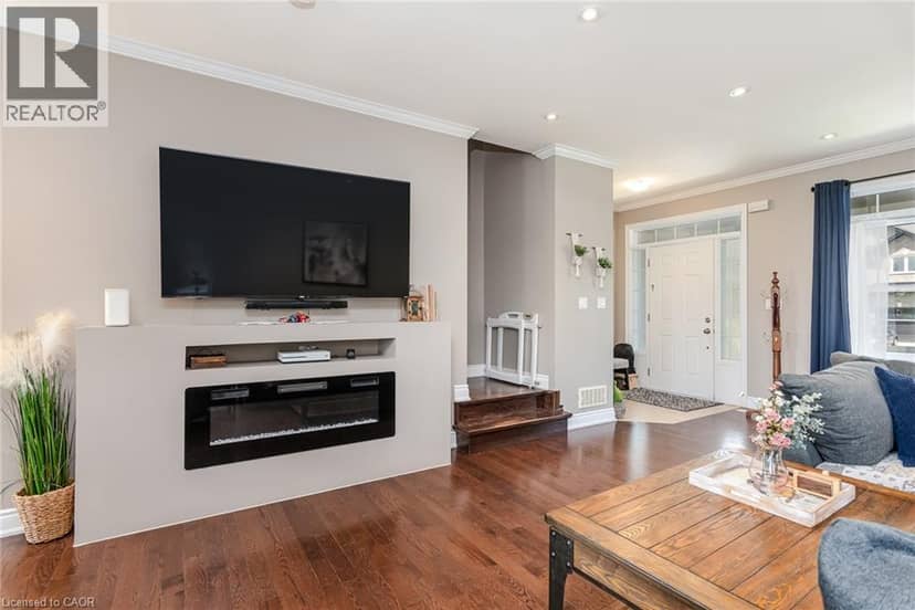 52 PETERSON Street — photo 9 of 33