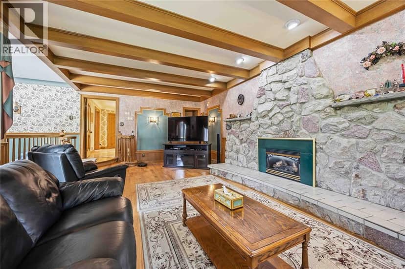 8 Crestwood Place — photo 17 of 40