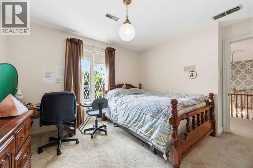 8 Crestwood Place — photo 20 of 40