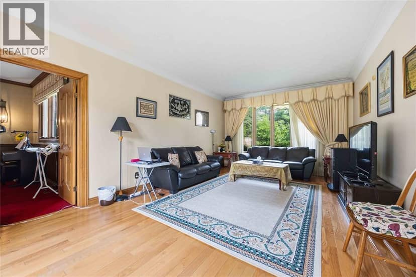 8 Crestwood Place — photo 7 of 40