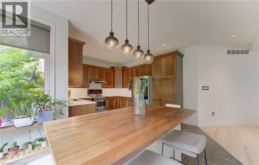 725 ZURICH Drive — photo 15 of 40