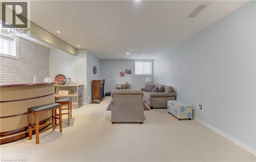 725 ZURICH Drive — photo 37 of 40