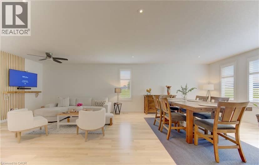 725 ZURICH Drive — photo 11 of 40