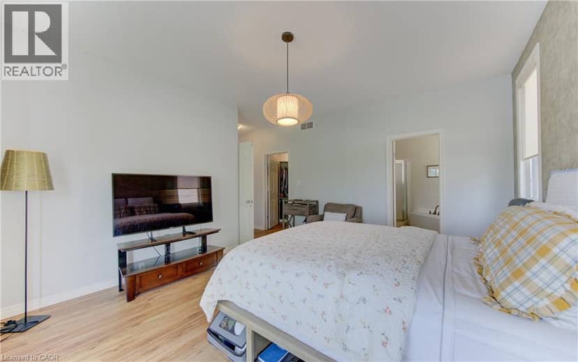 725 ZURICH Drive — photo 25 of 40