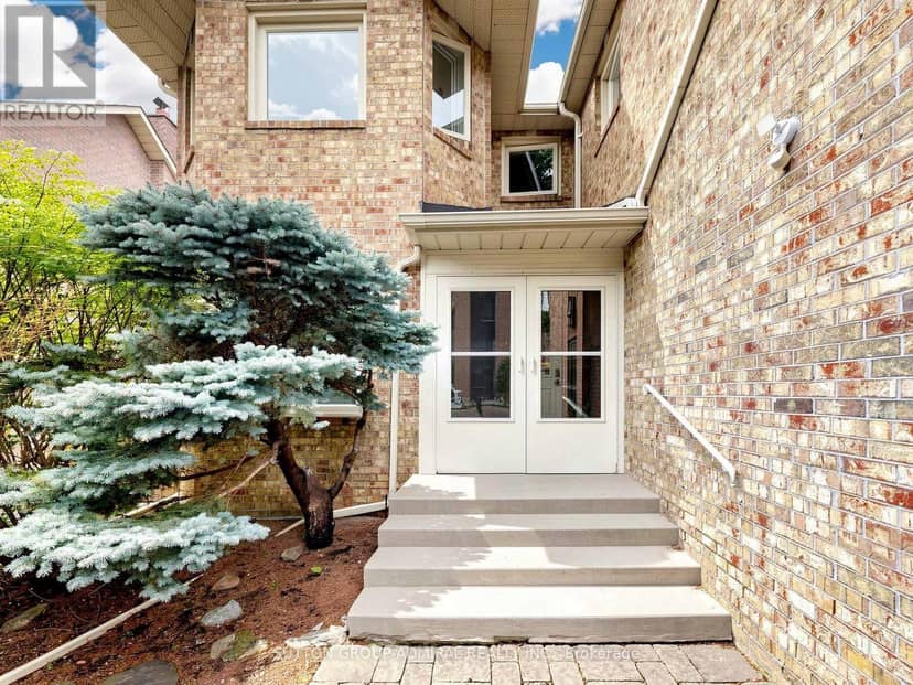 7 Cummings Court, Markham, photo 2