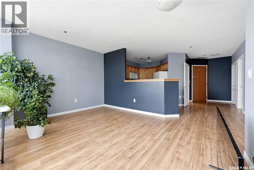 1102 1914 Hamilton STREET — photo 7 of 26