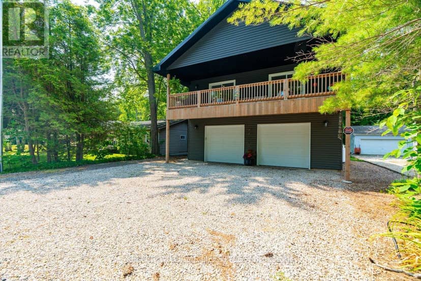 9904 Lake Road, Lambton Shores, photo 4