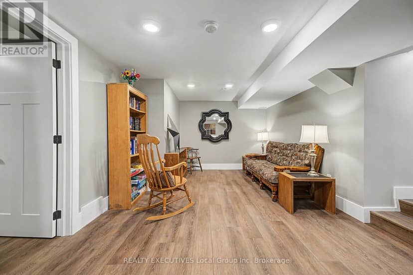 54 Chadbourne Drive — photo 36 of 40