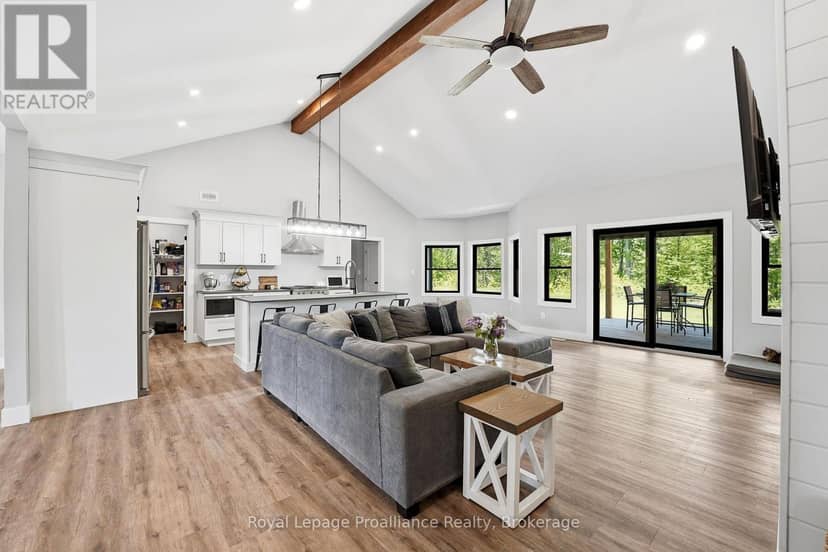293 Douglas Road — photo 10 of 40
