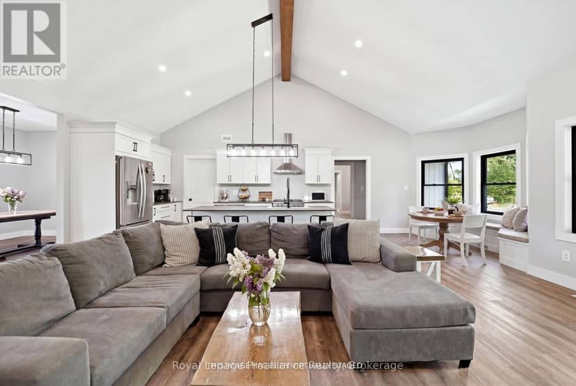 293 Douglas Road — photo 11 of 40