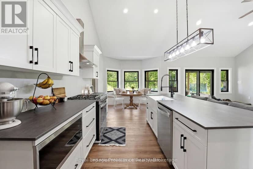 293 Douglas Road — photo 16 of 40