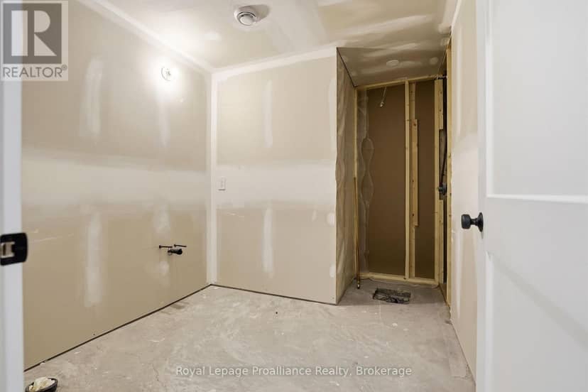 293 Douglas Road — photo 36 of 40