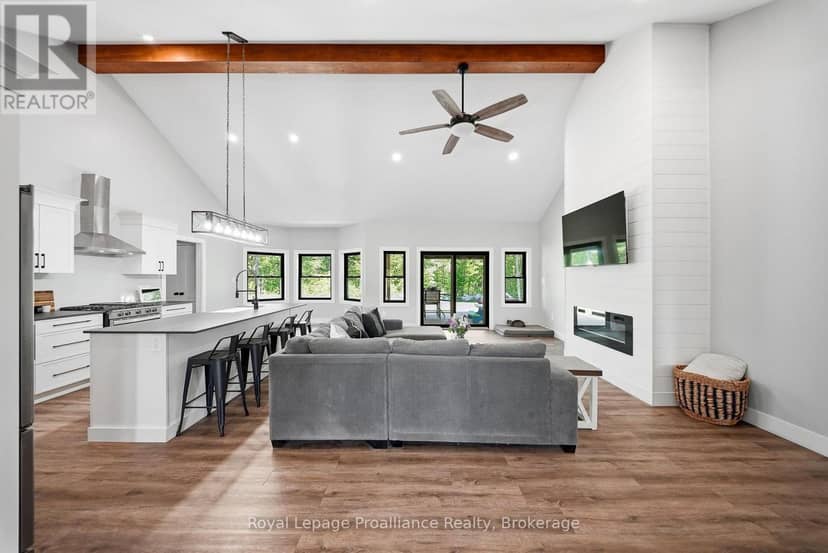293 Douglas Road — photo 9 of 40
