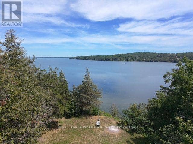 680 County Road 49, Prince Edward County