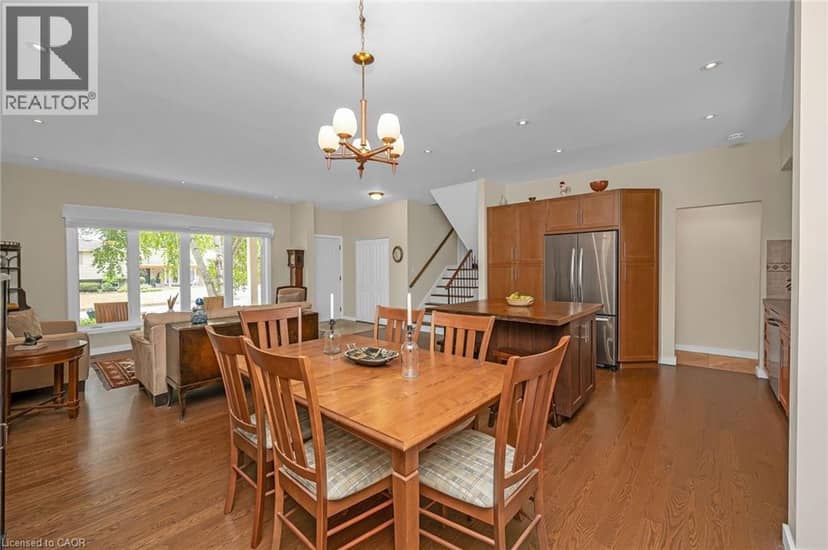 285 SURREY Drive — photo 11 of 40