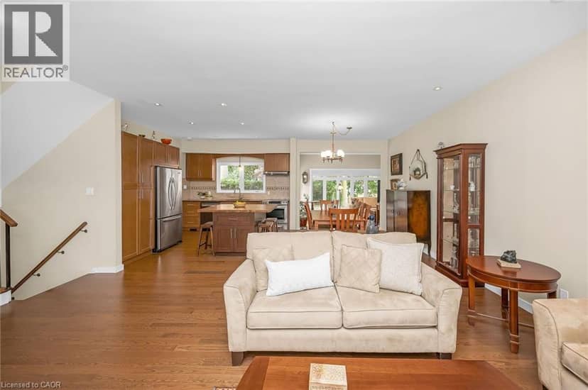 285 SURREY Drive — photo 7 of 40