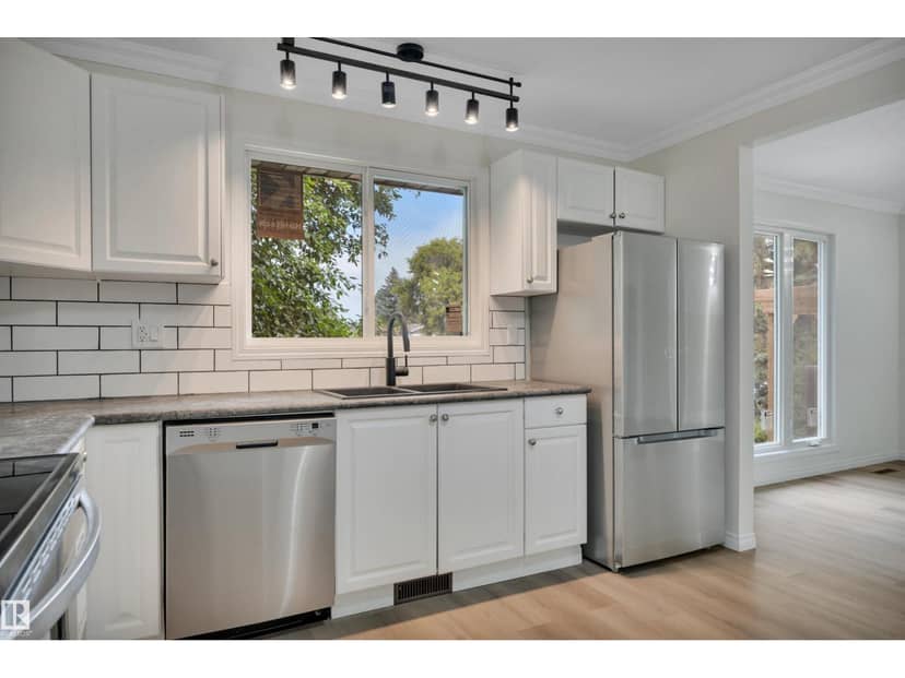 3607 53 street — photo 11 of 40
