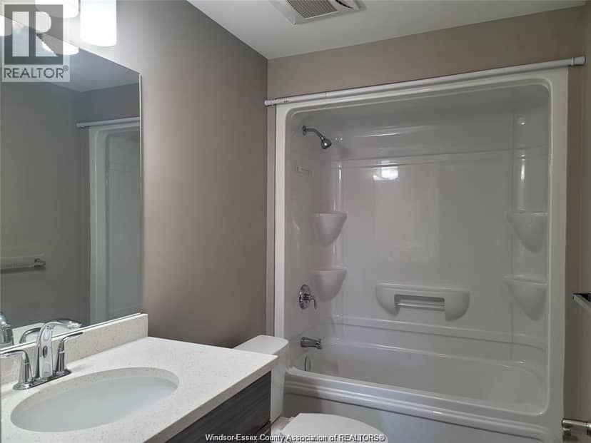 955 OUELLETTE AVENUE Unit# 306 — photo 10 of 23