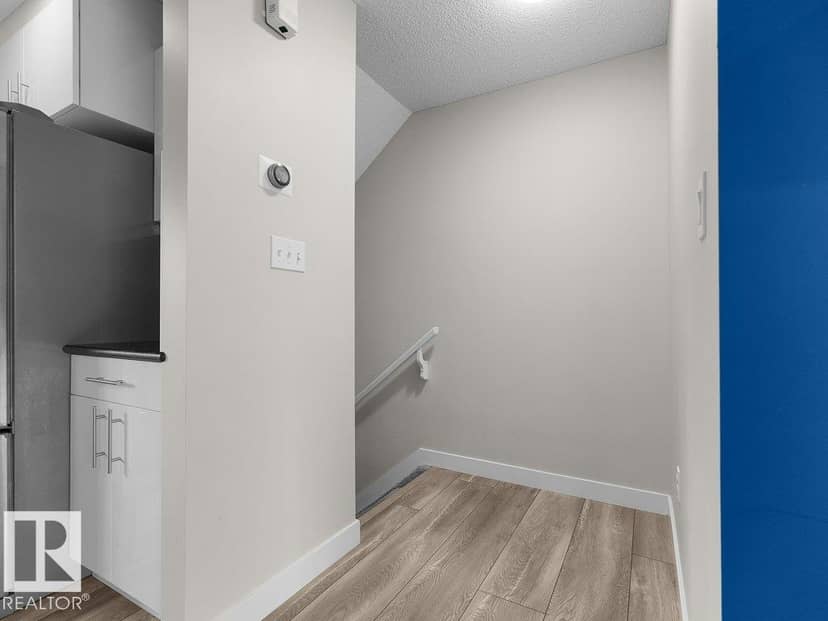 #32 1005 Graydon Hill Bv SW — photo 16 of 40