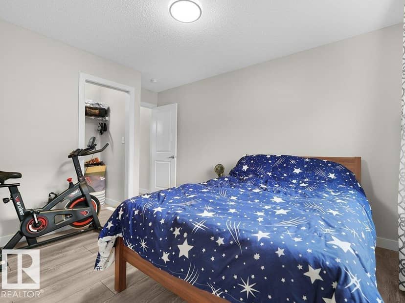 #32 1005 Graydon Hill Bv SW — photo 35 of 40