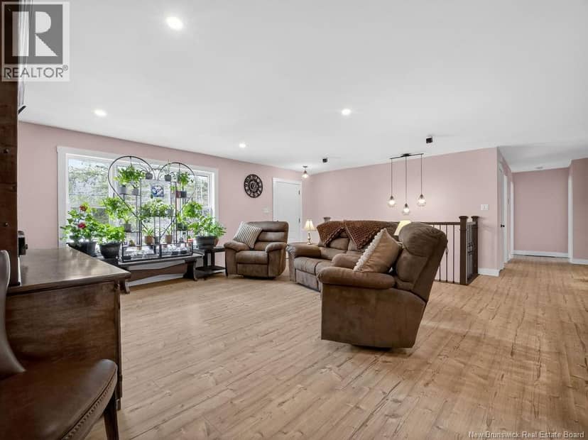 60 Dale Road — photo 13 of 40