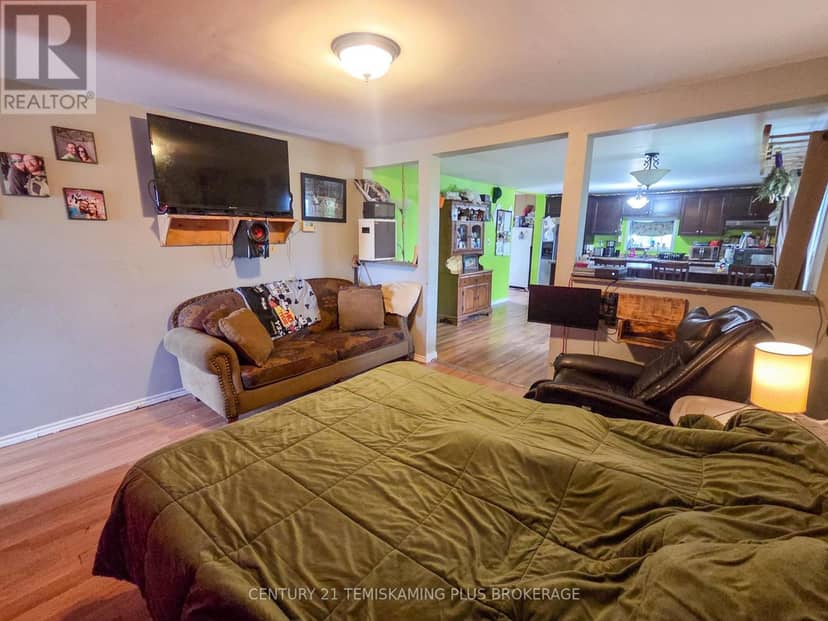 311096 Highway 571, Armstrong, photo 5