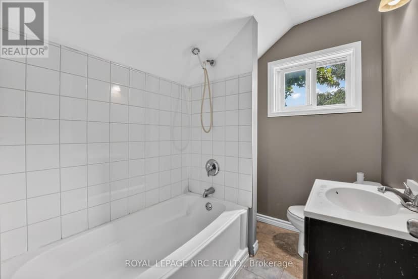 231-233 Jarvis Street — photo 11 of 40