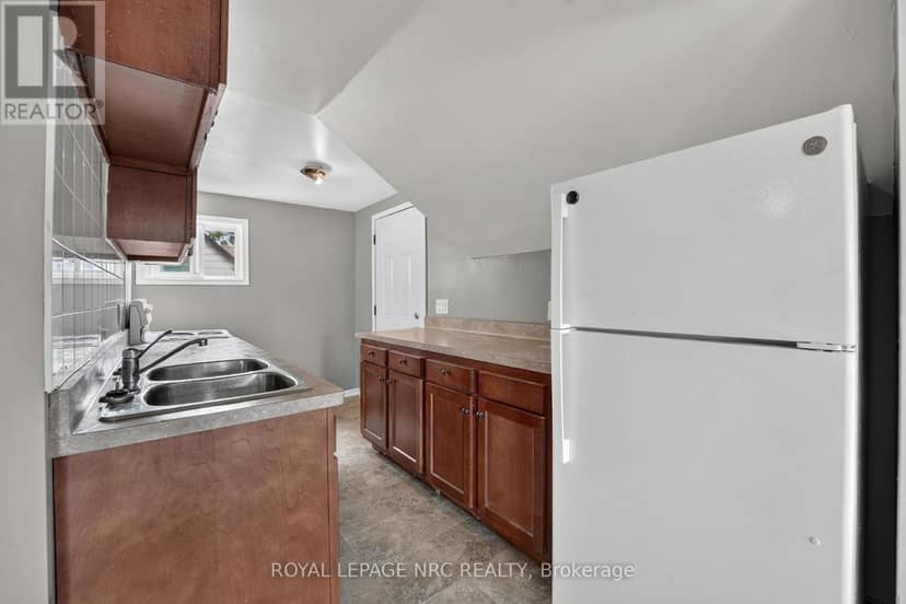 231-233 Jarvis Street — photo 13 of 40