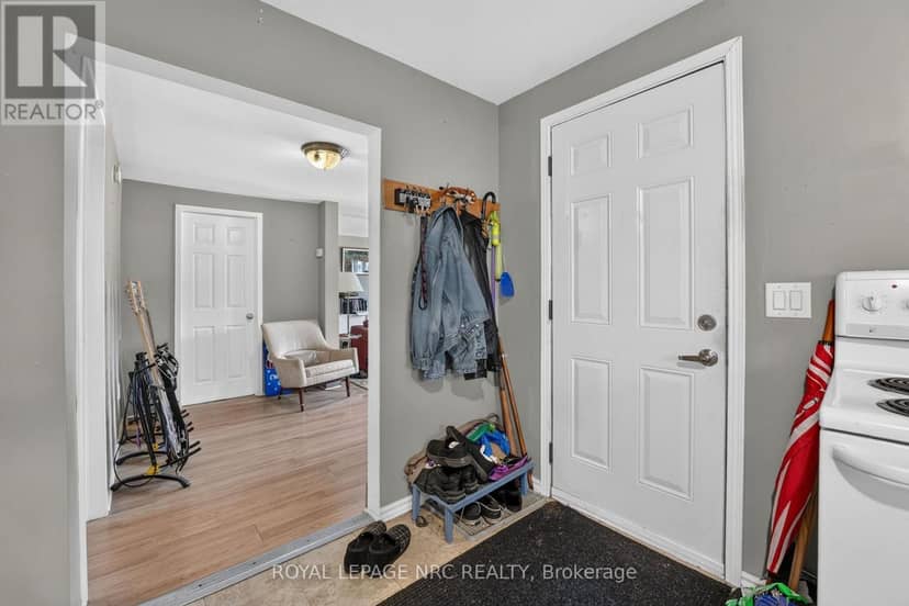 231-233 Jarvis Street — photo 23 of 40