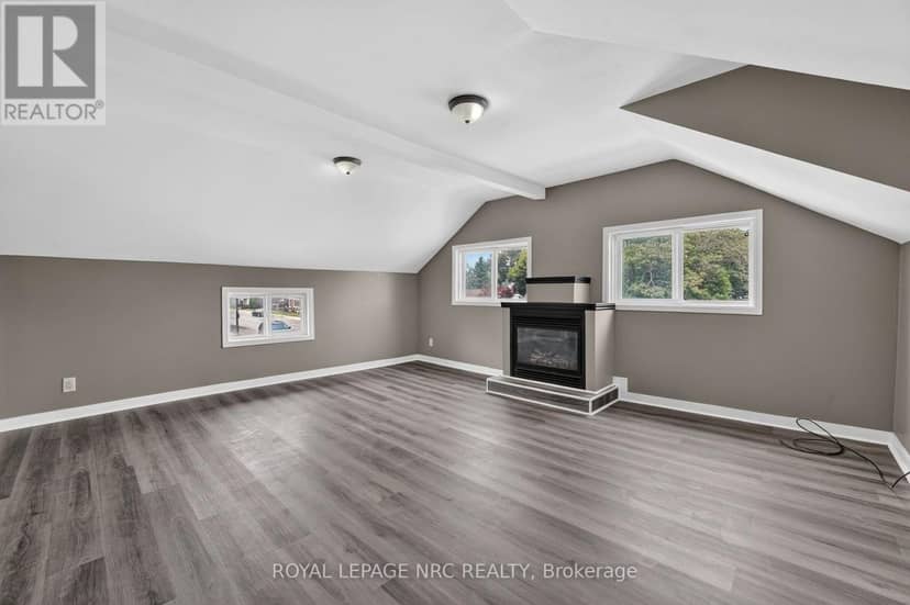 231-233 Jarvis Street — photo 7 of 40