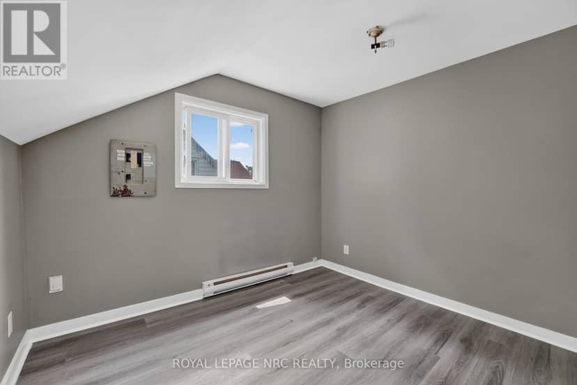 231-233 Jarvis Street — photo 8 of 40