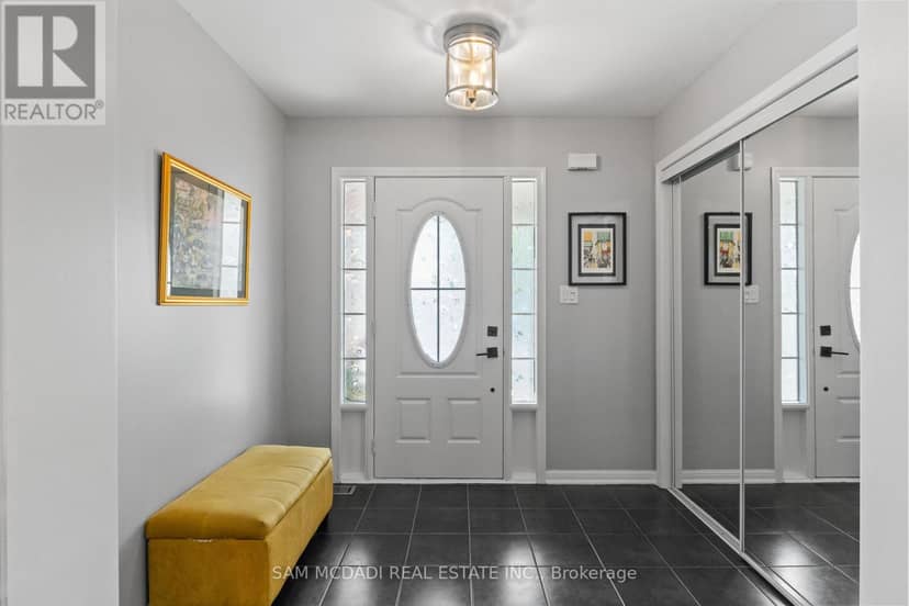 920 Clark Boulevard, Milton, photo 4