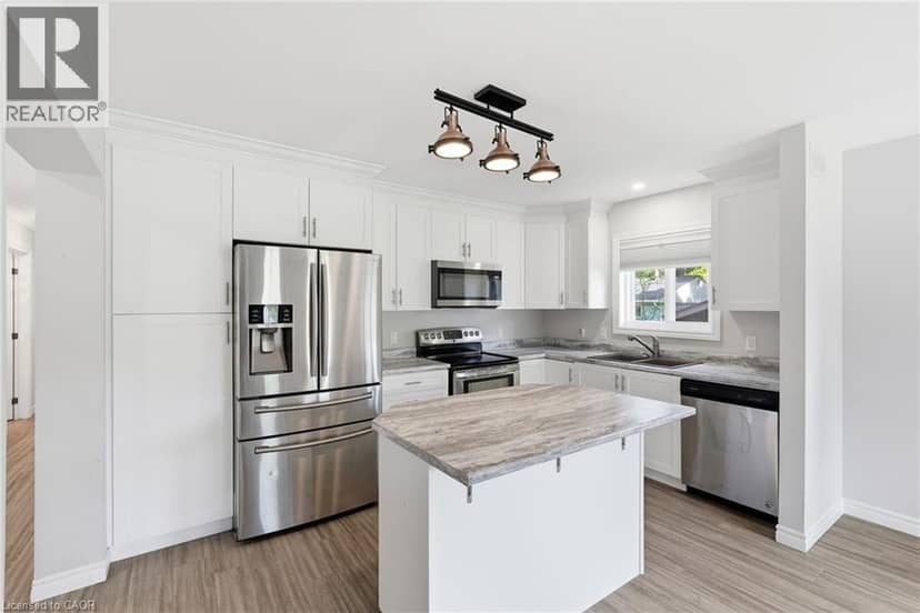 645 DAVIDSON Avenue S — photo 14 of 38