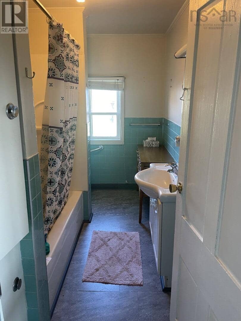 702 East Tracadie Road — photo 9 of 20