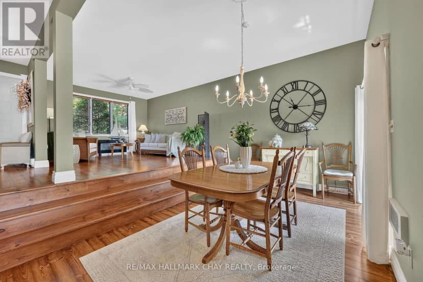 2289 Lakeshore Road E — photo 30 of 40