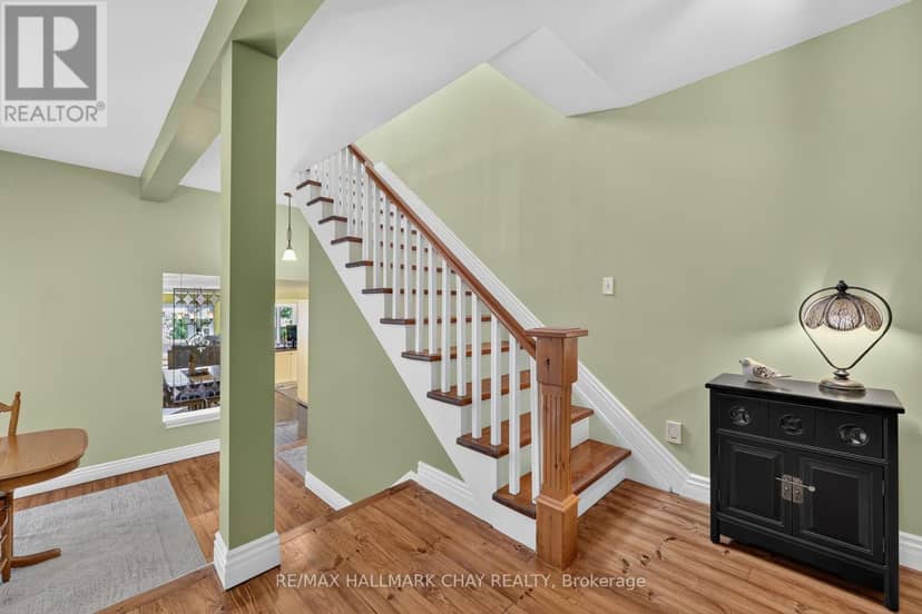 2289 Lakeshore Road E — photo 36 of 40