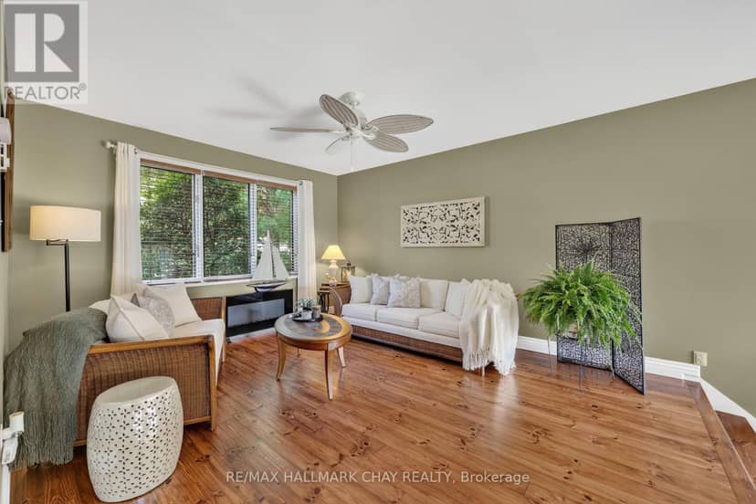 2289 Lakeshore Road E — photo 32 of 40