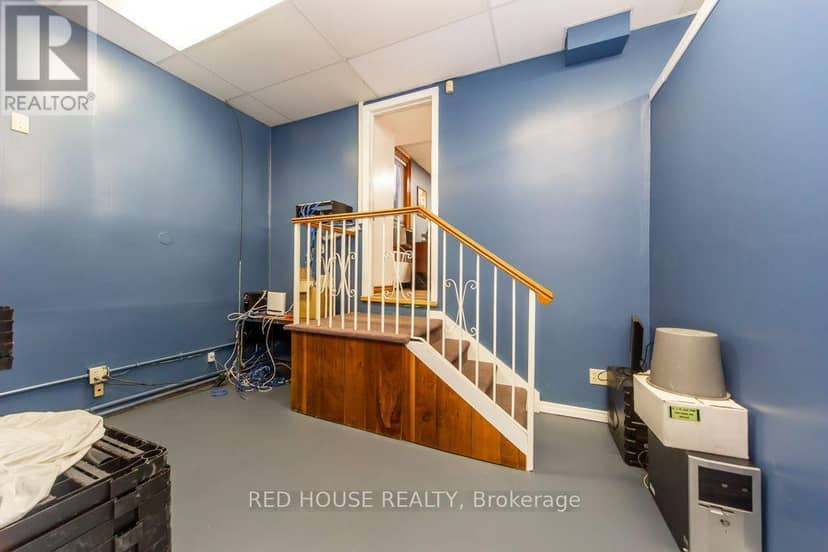 658 Vaughan Road — photo 15 of 40