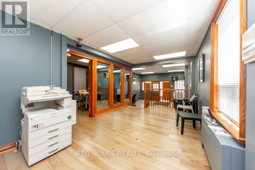 658 Vaughan Road — photo 3 of 40
