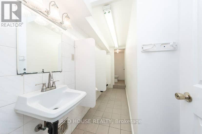 658 Vaughan Road — photo 35 of 40