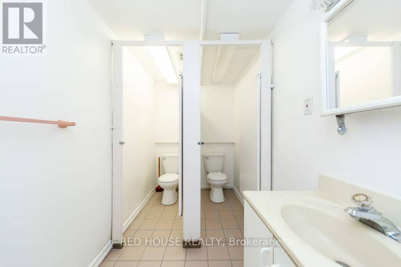 658 Vaughan Road — photo 37 of 40
