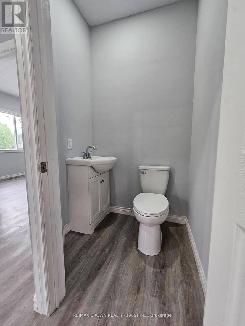 28 Lakeshore Drive — photo 12 of 13