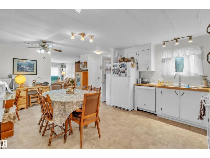 5301 52 ST, Cold Lake, photo 4